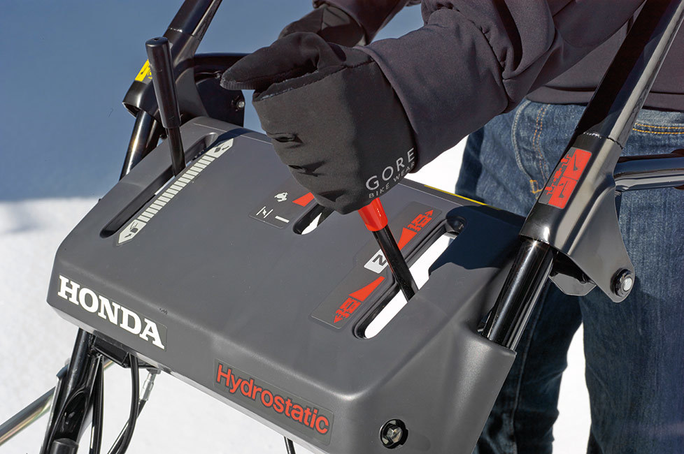 Снегоуборщик Honda HSS 760A ET (ручной стартер) (9) в Яровоее